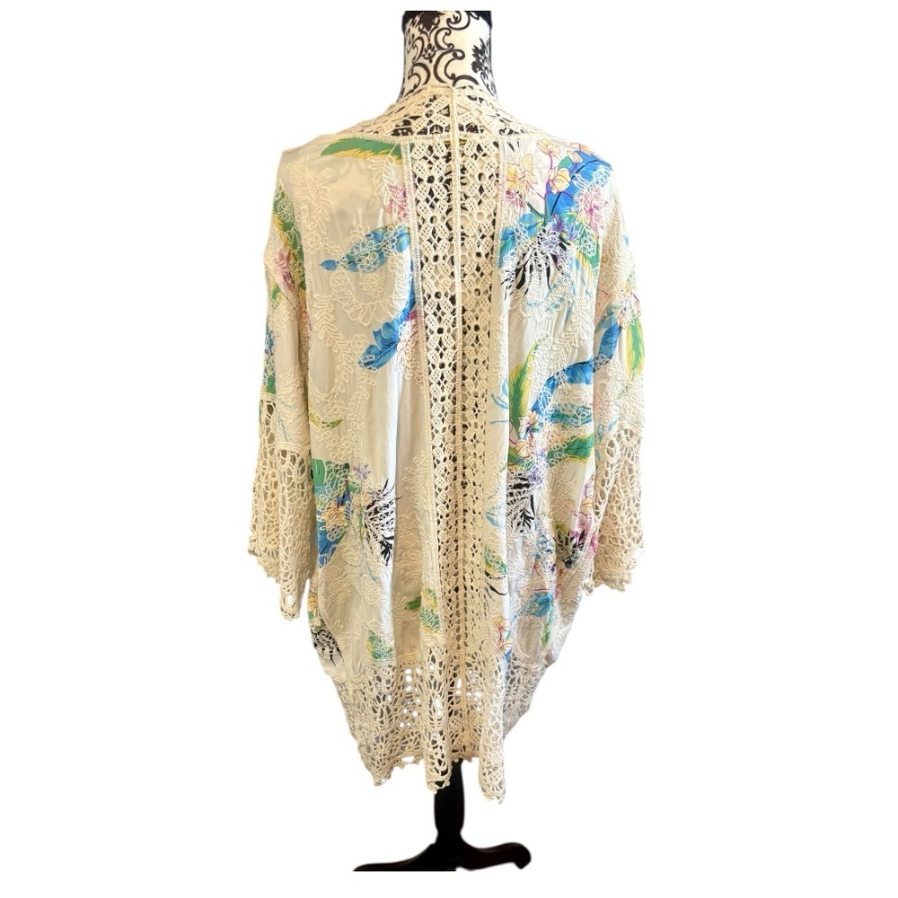 SPIAGGIA DOLCE Floral Embroidered Crochet Kimono Cardigan - Picture 2 of 6